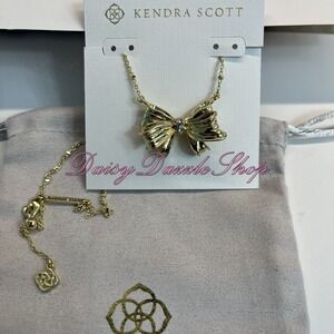 ✨Kendra Scott Women's Gold Bow Short Pendant Necklace New✨